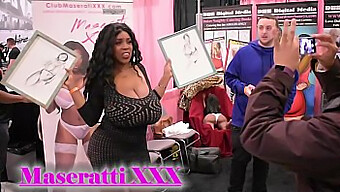 Herzog Bei Exxxotica Nj Mit Großen Natürlichen Titten Und Arsch