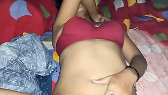 Grandes Tetas Naturais E Sexo Duro Com Uma Garota Indiana Traindo