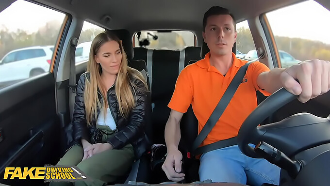 Eveline Dellai Dostane Drsnú Jazdu Na Zadnom Sedadle Fakedrivingschool