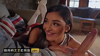 Brazzers-Ova Sitna Tinejdžerka Emily Willis Dobija Veliki Kurac Pod Tušem