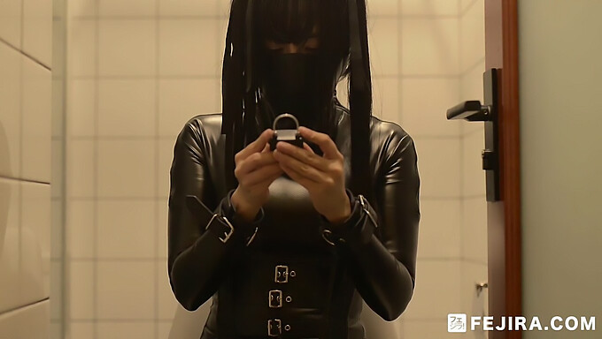 Fejira'S Self-Bondage And Masturbation Session With A Kinky Leather Girl