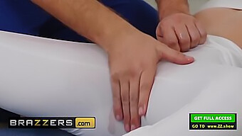 A Sessão De Ioga Quente De Lacy Lennon E Keiran Lee Se Transforma Em Uma Extravagância De Footjob E Boquete