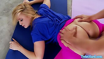 Yoga Sensual Y Placer Oral De Aj Applegate En Acción