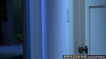 للا استار و جانی سینز در یک سه نفره وحشی در Brazzers شرکت می کنند