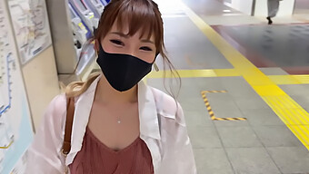 F컵 블로우잡 스킬을 가진 아시아 십대 (18+)