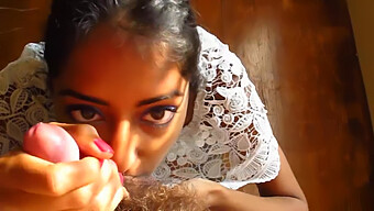 Video Hd Dari Gadis India Panas Yang Memberikan Blowjob