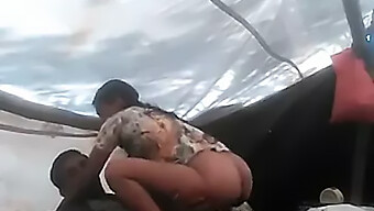 Casal Indiano Desfruta De Sexo Apaixonado