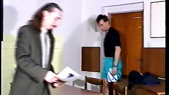 Test (1995): Velike Joške, Oralni Seks In Analni Seks