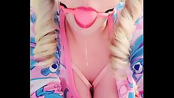 Orgasme Cu Balonul De Gag Al Unei Curve Bdsm Blonde