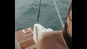 Heißer Sex Auf Einem Boot: Ein Sexy Fickabenteuer